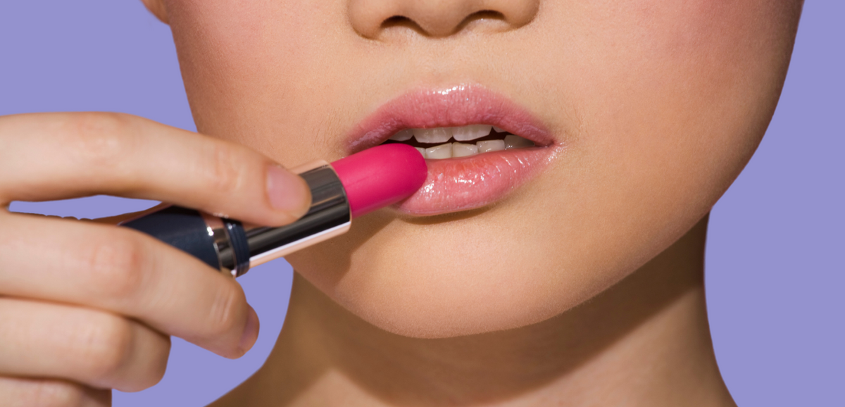 Blog cover: Makeup dos and don'ts to look after your skin